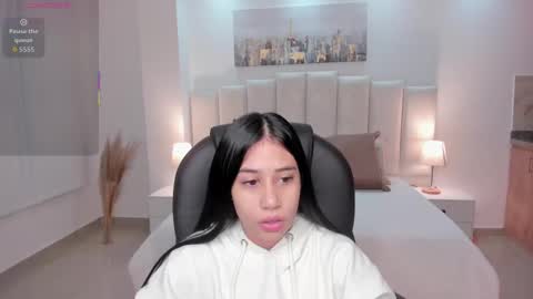 miranda_crawfor online show from October 1, 2025, 12:11 pm