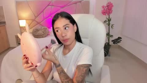 miranda_crawfor online show from November 29, 2025, 12:41 pm