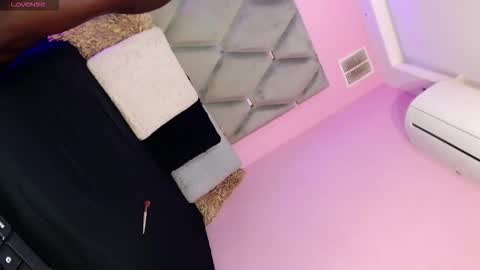 mirandaacollins online show from November 8, 2025, 10:48 am