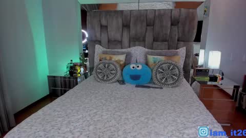 Snapshot of mirandacollins_ chatting on January 18, 2025, 12:57 am Miranda online show from January 18, 2025, 12:57 am