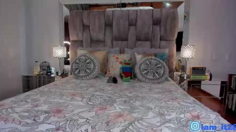 Snapshot of mirandacollins_ chatting on September 15, 2025, 11:49 pm Miranda online show from September 15, 2025, 11:49 pm