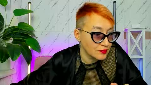 mirandagill online show from December 4, 2024, 9:18 am