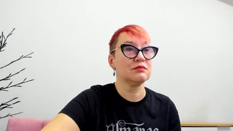 mirandagill online show from January 13, 2025, 8:47 am