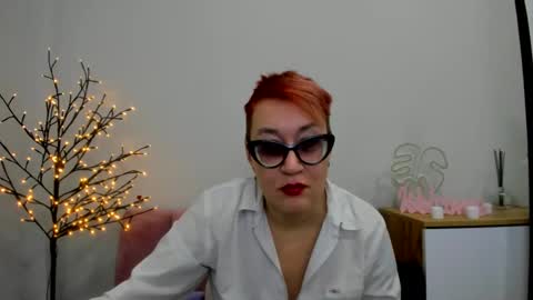 mirandagill online show from February 21, 2025, 8:40 am