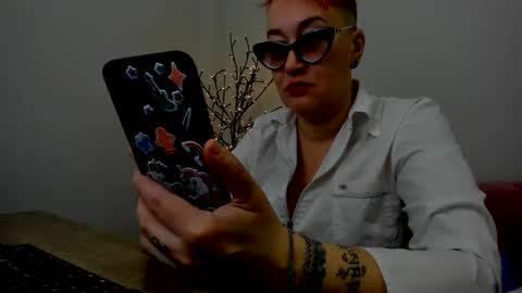 mirandagill online show from February 25, 2025, 8:36 am