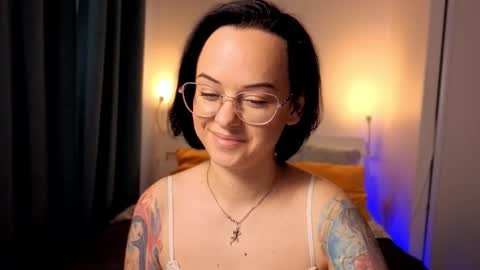 MiraSkyy online show from October 4, 2025, 2:48 pm