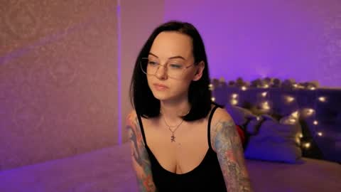 MiraSkyy online show from April 8, 2026, 5:24 pm