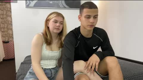 mirelcouple online show from April 19, 2026, 10:14 am