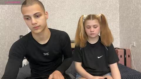 mirelcouple online show from May 26, 2026, 10:00 am