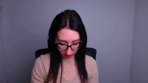 Snapshot of miriam_candyy chatting on December 5, 2025, 6:22 am Mariam online show from December 5, 2025, 6:22 am