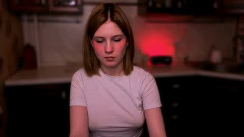 Snapshot of mirrameow chatting on December 18, 2025, 6:36 pm Mira online show from December 18, 2025, 6:36 pm