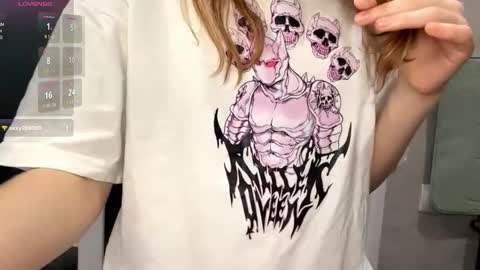 Snapshot of mishahartwigsen chatting on September 11, 2025, 7:47 pm Molly online show from September 11, 2025, 7:47 pm