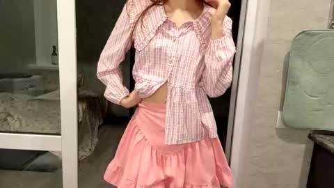 Snapshot of mishahartwigsen chatting on October 11, 2025, 4:05 pm Molly online show from October 11, 2025, 4:05 pm