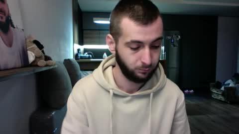 mishannia2 online show from April 4, 2026, 2:54 am