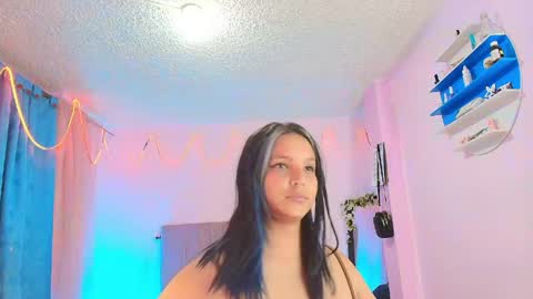 Snapshot of misofialeal chatting on April 30, 2026, 6:36 pm misofialeal online show from April 30, 2026, 6:36 pm