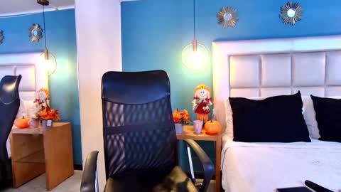 miss__ary_ online show from October 8, 2025, 12:14 pm