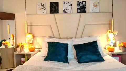 miss__ary_ online show from October 28, 2025, 12:41 pm