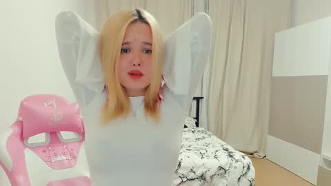 Snapshot of miss__selena chatting on January 16, 2025, 10:44 pm miss__selena online show from January 16, 2025, 10:44 pm