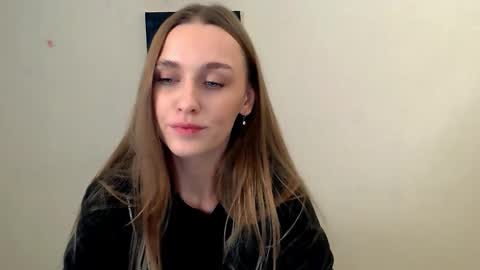Snapshot of miss_angelina_ chatting on October 9, 2025, 6:11 am Angelina online show from October 9, 2025, 6:11 am