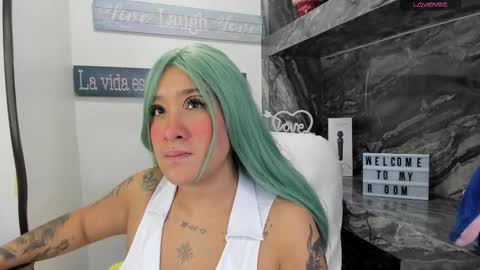 Danika online show from November 19, 2025, 10:59 am