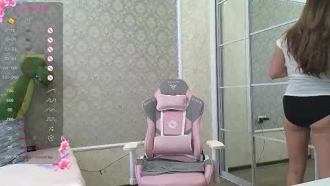Snapshot of miss_divora chatting on October 12, 2025, 9:08 am miss_divora online show from October 12, 2025, 9:08 am