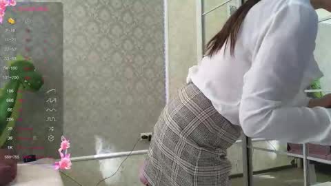 Snapshot of miss_divora chatting on October 22, 2025, 9:31 am miss_divora online show from October 22, 2025, 9:31 am