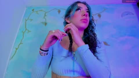 miss_evans_ online show from October 31, 2025, 6:58 am