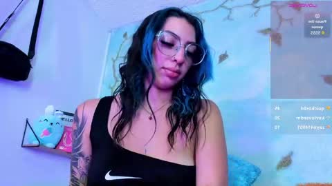 miss_evans_ online show from May 8, 2026, 3:34 am