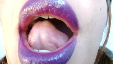 Miss Evoleth online show from November 10, 2025, 2:38 pm