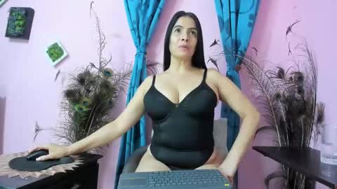 Monica Patricia online show from October 19, 2025, 10:16 am