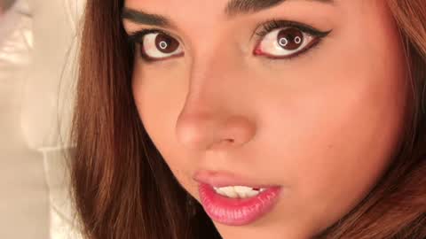 Snapshot of miss_galaxxia chatting on January 7, 2025, 7:10 am  Elisabeth  IG galax xxia       online show from January 7, 2025, 7:10 am