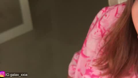 Snapshot of miss_galaxxia chatting on February 14, 2025, 1:56 am  Elisabeth  IG galax xxia       online show from February 14, 2025, 1:56 am