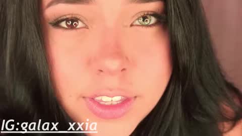 Snapshot of miss_galaxxia chatting on October 29, 2025, 8:10 pm  Elisabeth  IG galax xxia       online show from October 29, 2025, 8:10 pm