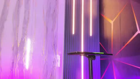 miss_isa19 online show from June 3, 2026, 3:39 pm