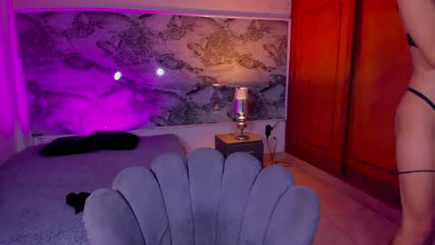 miss_khalifadoll online show from April 20, 2026, 3:31 am