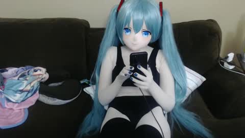 Snapshot of miss_kigu_miku chatting on December 11, 2024, 2:52 am Miku online show from December 11, 2024, 2:52 am