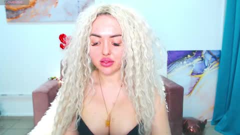 Snapshot of miss_kiten chatting on February 24, 2025, 11:09 pm miss_kiten online show from February 24, 2025, 11:09 pm
