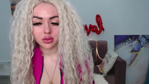 Snapshot of miss_kiten chatting on March 4, 2025, 8:05 pm miss_kiten online show from March 4, 2025, 8:05 pm