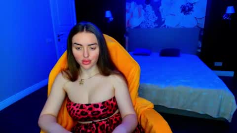 Snapshot of miss_kiten chatting on June 19, 2026, 8:34 pm miss_kiten online show from June 19, 2026, 8:34 pm