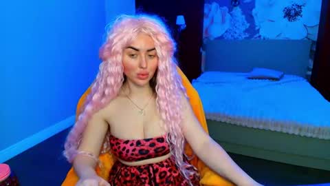 Snapshot of miss_kiten chatting on July 26, 2026, 7:37 am miss_kiten online show from July 26, 2026, 7:37 am
