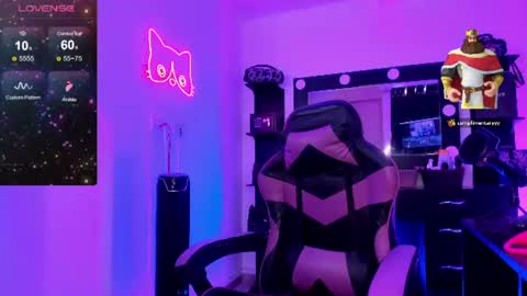Snapshot of miss_kittyn chatting on July 19, 2026, 7:28 pm Miss Kittyn online show from July 19, 2026, 7:28 pm
