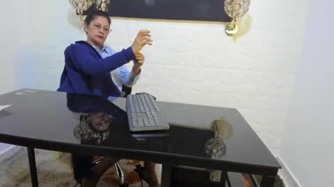 lucero online show from February 3, 2025, 10:58 am