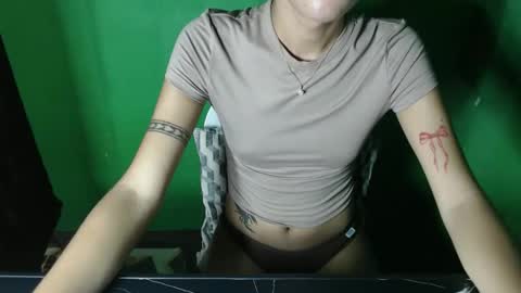 miss_mailyn online show from October 25, 2025, 6:46 pm