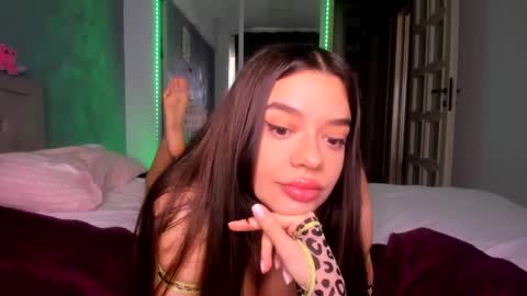 miss_medyson online show from March 12, 2025, 8:19 am