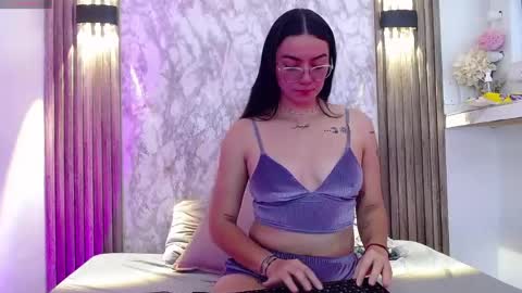 Snapshot of miss_merlin_ chatting on April 16, 2026, 4:24 am Merlin online show from April 16, 2026, 4:24 am