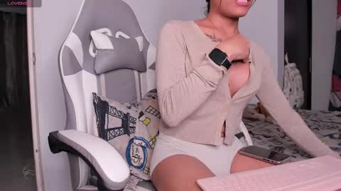 Snapshot of miss_soffi1 chatting on February 19, 2025, 7:38 pm miss_soffi1 online show from February 19, 2025, 7:38 pm