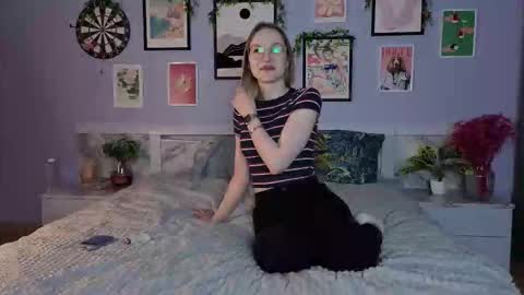 missadelletrix online show from November 13, 2025, 11:31 am