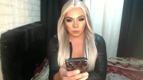 Snapshot of missaira69 chatting on December 5, 2024, 6:33 pm AIRA online show from December 5, 2024, 6:33 pm