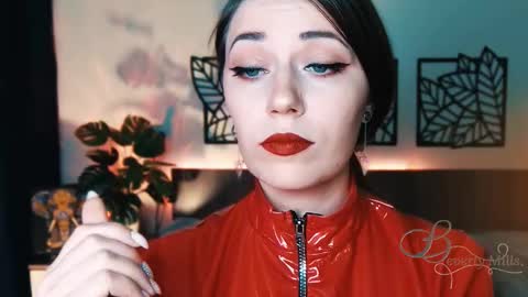 Snapshot of missbeverlymills chatting on February 15, 2025, 8:44 am The divine Beverly online show from February 15, 2025, 8:44 am