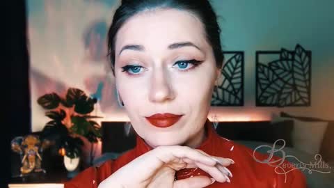 Snapshot of missbeverlymills chatting on February 15, 2025, 7:28 pm The divine Beverly online show from February 15, 2025, 7:28 pm